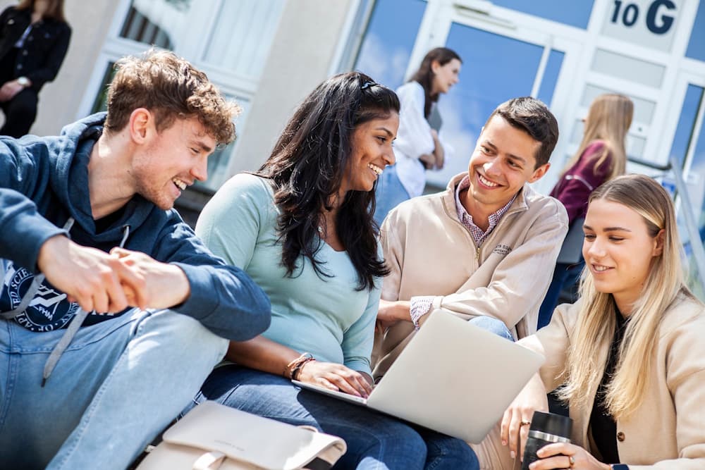 Fachhochschule des Mittelstands (FHM)