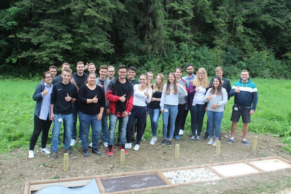 Team 3 recherchierte und übernahm die restlichen Arbeiten. Dann hieß es „Daumen hoch, alles fertig!